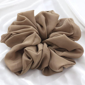 Volume Vibe Scrunchie - Nude Brown